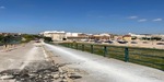 Ejecución de la vía ciclopeatonal sobre el puente de ferrocarril que unirá la población con el polígono industrial y las rutas de la Marjal